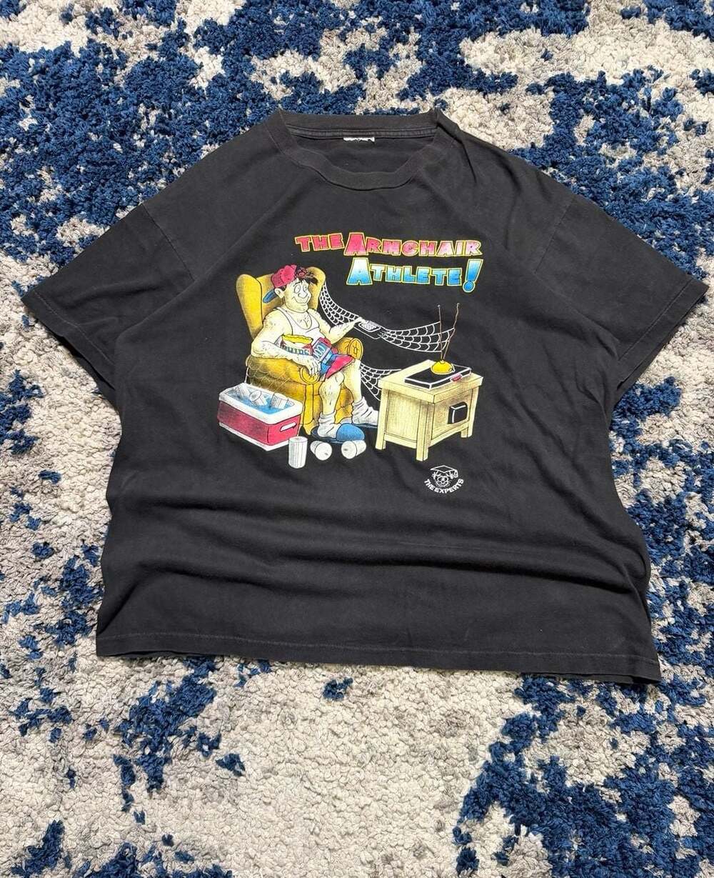vintage 90s THE ARMCHAIR ATHLETE CARTOON LAZY JOKE T-Shirt LARGE soft